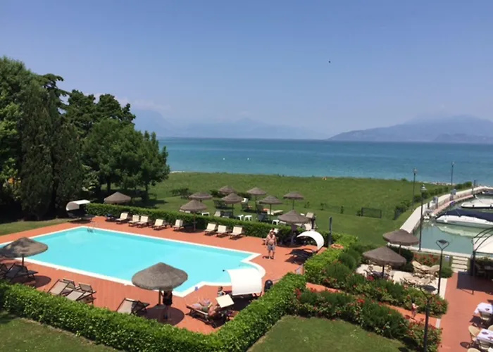 Yachting Hotel Mistral